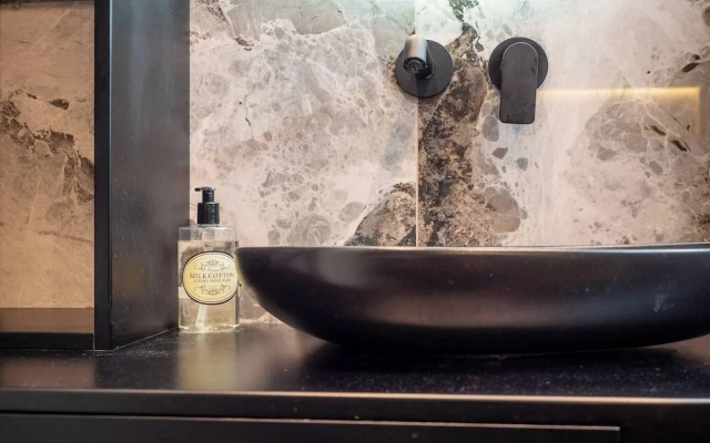 Residence Republic Square- Luxury at Top Location