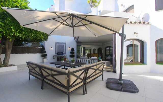 House With 3 Bedrooms in Marbella , With Pool Access, Furnished Terrace and Wifi - 500 m From the Beach