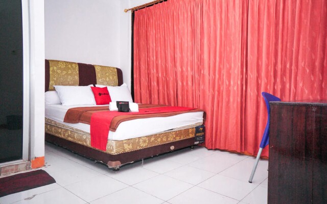 RedDoorz near Palembang Square Mall 2