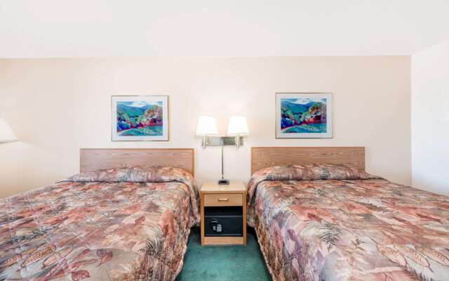 Super 8 by Wyndham Belle Fourche SD