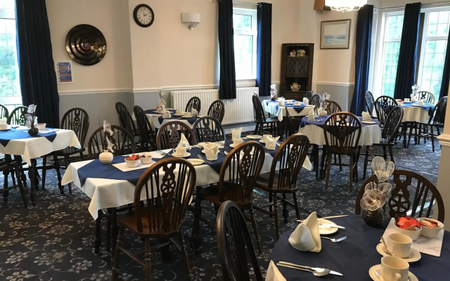 Holly Trees Hotel