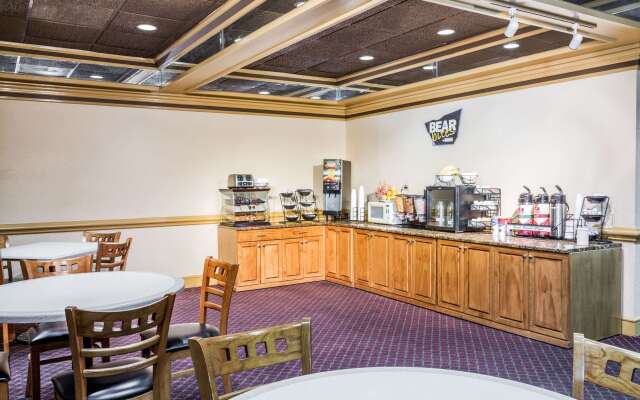 Travelodge by Wyndham Deltona