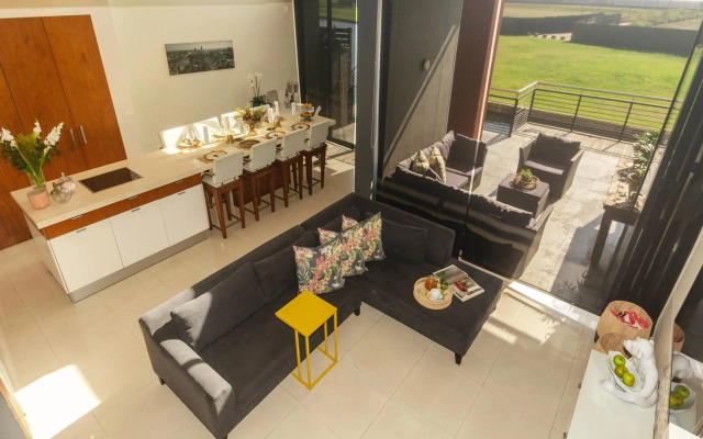 Quayside Waterfront Apartment