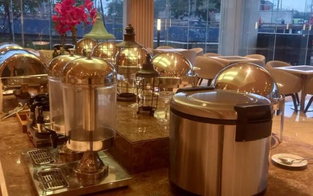 Louis Kienne Hotel & Service Apartment