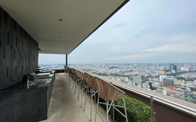 Le Places The Luxury MarQ Saigon Apartment