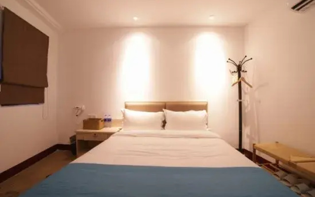 Yunshuiyao Shuiyunju Centennial Tulou Humanities Homestay