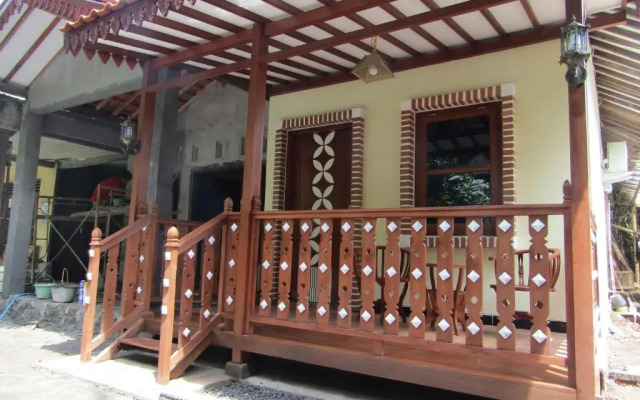 Anang Bed & Breakfast Syariah by Ndalem Beong