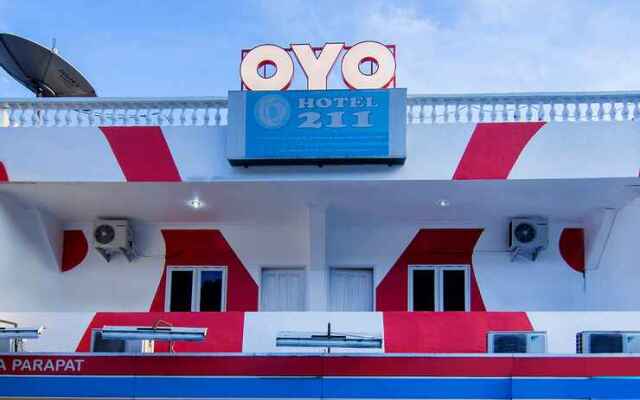 OYO 2045 Hotel 211