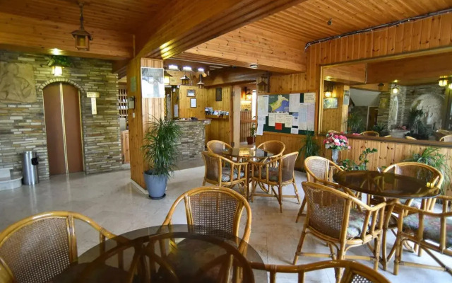 Elysso Hotel