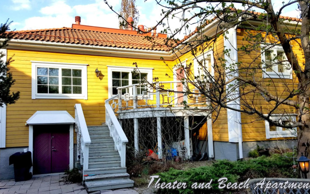 Theater and Beach Apartment