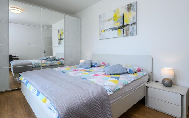 Stunning Home in Prodol With Outdoor Swimming Pool, Wifi and 4 Bedrooms