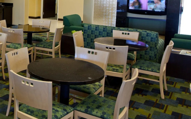 Holiday Inn Express & Suites Lansing-Dimondale