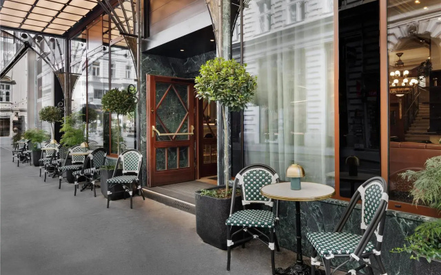 Astoria Vienna, Curio Collection by Hilton