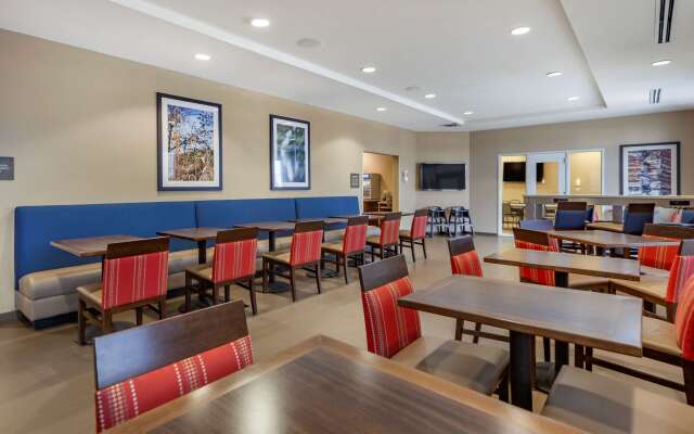 Comfort Inn & Suites Sidney I-80