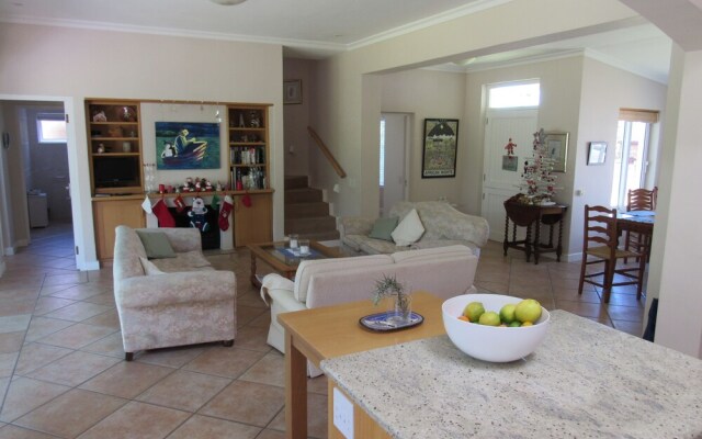 Kingfisher Beach House