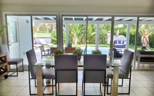 Paradise Awaits - Wkly 3 Bedroom Home