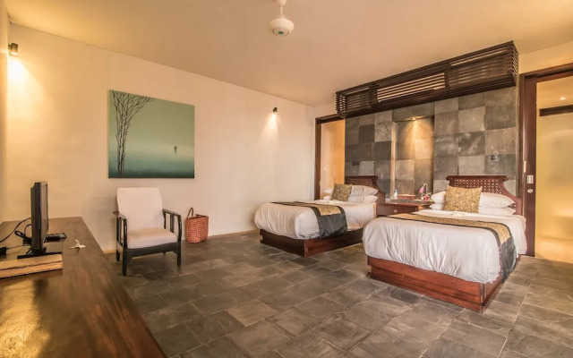 Absolute Cliff Front Pandawa Beach Villa