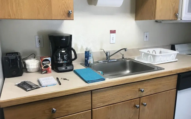Parkway Suites
