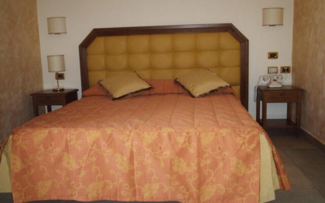 Tolfa Hotel