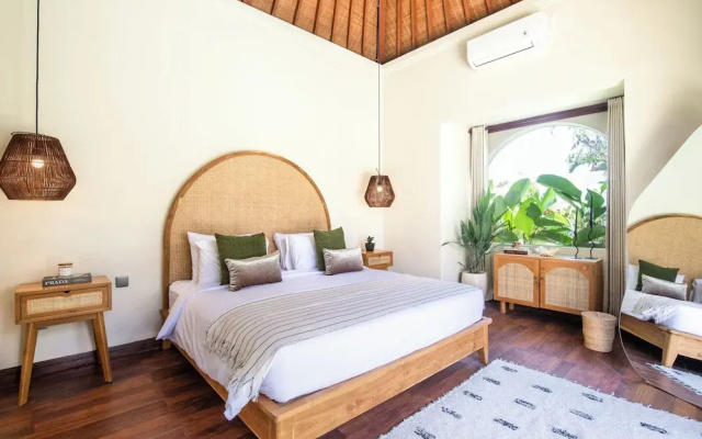 Canggu 400m Tobeach Escape 4br Designer Villa
