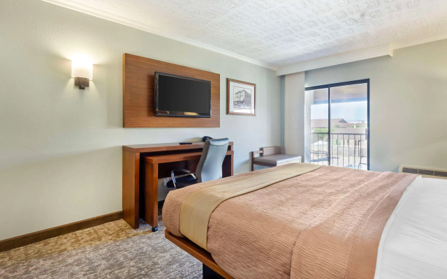 Best Western Plus Ahtanum Inn