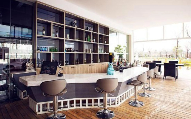 Bailu Zhiyin Hot Spring RV Campground