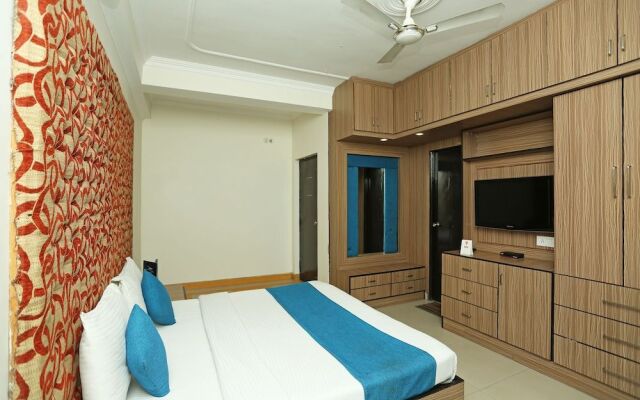 OYO 8785 Hotel Queen's Pearl