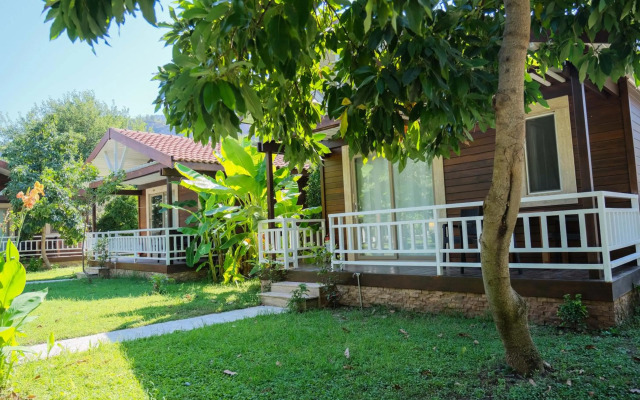 Apella Hotel