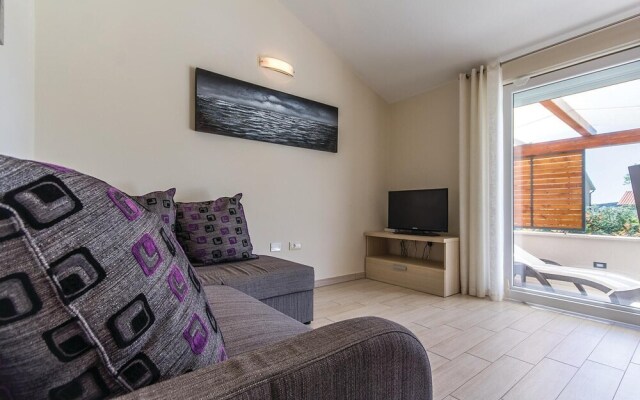 Beautiful Home in Pomer With Wifi and 2 Bedrooms