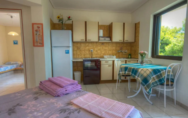 Casa Cicale Apartments & Studios