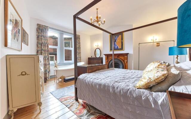 Host Stay Peacock House