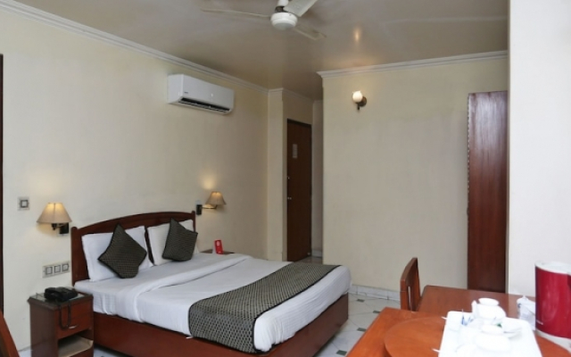 OYO 3499 Tekarees Inn