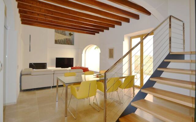 Top Quality Modern Town House in Petra With Private Pool