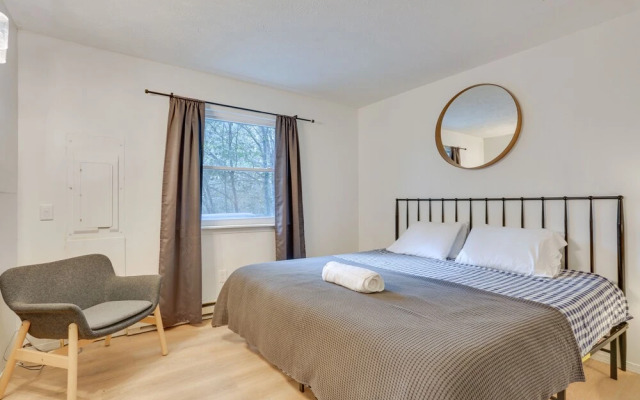 Modern Poconos Chalet w/ Private Hot Tub, Fire Pit