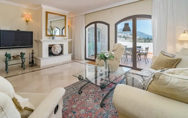 LAG - Spacious Townhouse With Private Jacuzzi
