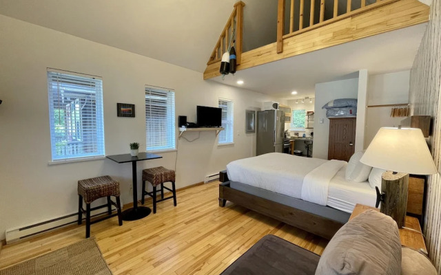 West Coast Cabin
