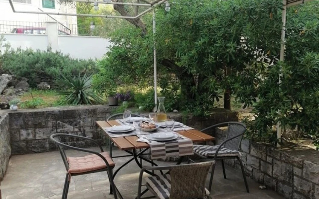 Olive - 150 m From sea - H