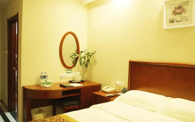 GreenTree Inn Nantong Huida Square Yuejiang Road Express Hotel