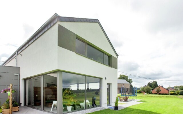 Lush Holiday Home with Private Swimming Pool in Tenneville