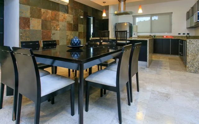 Mamitas 1103 2 Bedrooms and Terrace by RedAwning