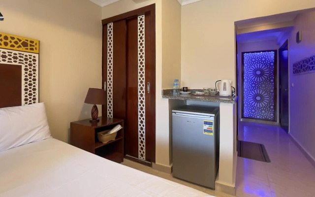 Pyramids Height Inn