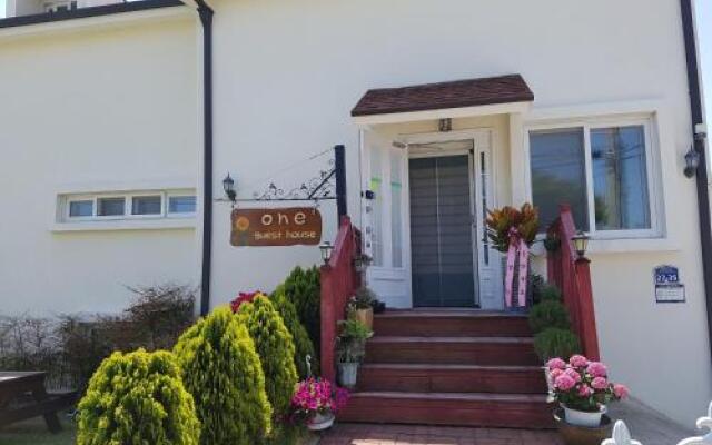 Tongyeong One Guesthouse