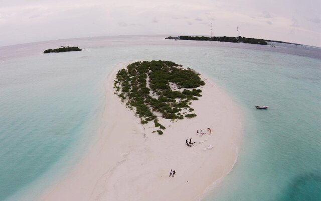 Tesoro Rasdhoo View Maldives
