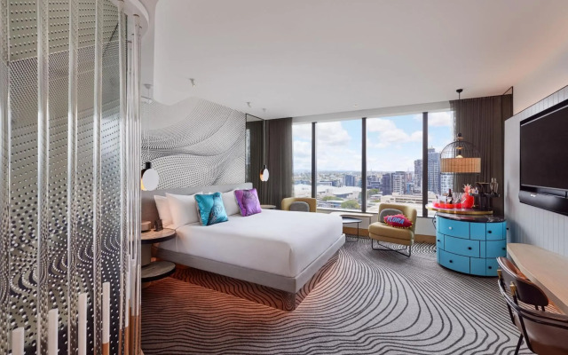 W Brisbane