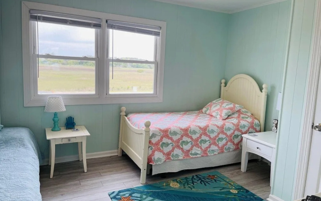 Turtley Paradise West 3 Bedroom Home by RedAwning