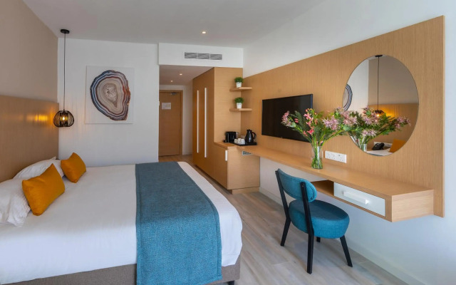 Leonardo Crystal Cove & Spa by the sea - Adults Only