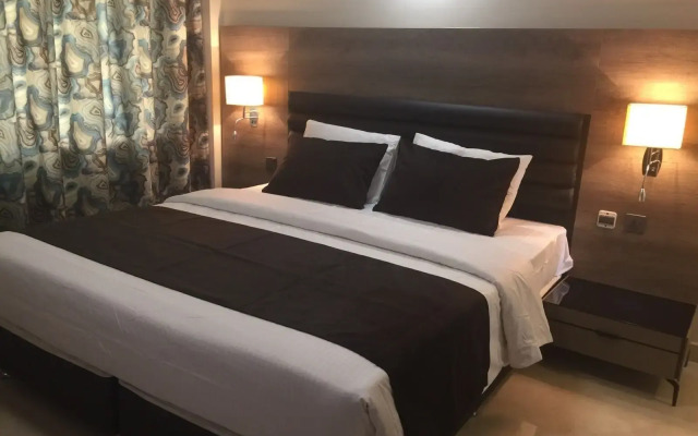 Golden Marina Resort