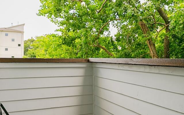 Htown Suites by Dunyha