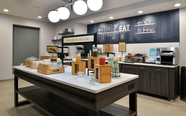 Hampton Inn Cedar Falls Downtown