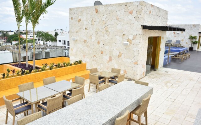 Lunada 115 by iMexico